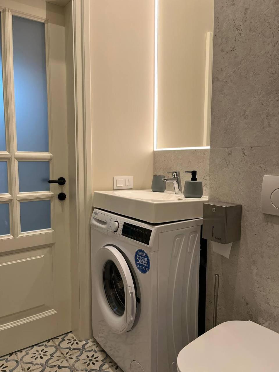 Lucky Apartmens In Centre Lviv Λβιβ Εξωτερικό φωτογραφία